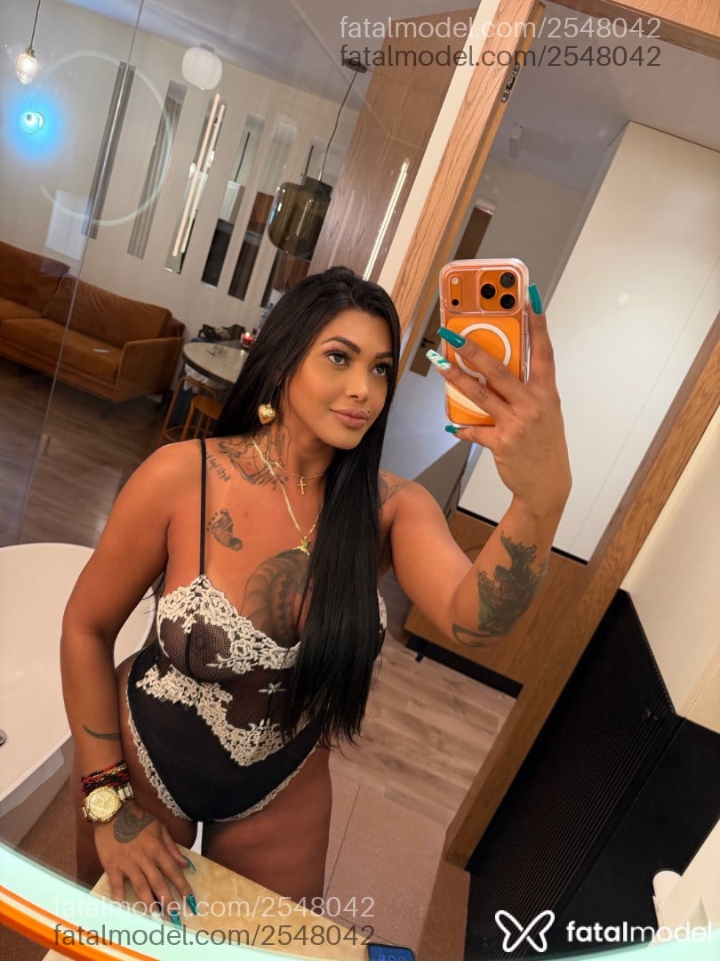 Acompanhante mulher trans morena (o) de olhos pretos em Recife Acompanhante mulher trans morena (o) de olhos pretos em Recife - Tyffanny