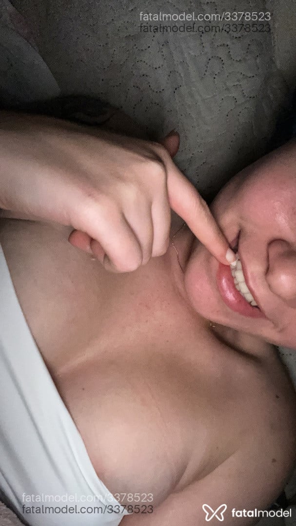Acompanhante mulher com cabelo castanho de olhos mel em Curitiba - Isabellasx