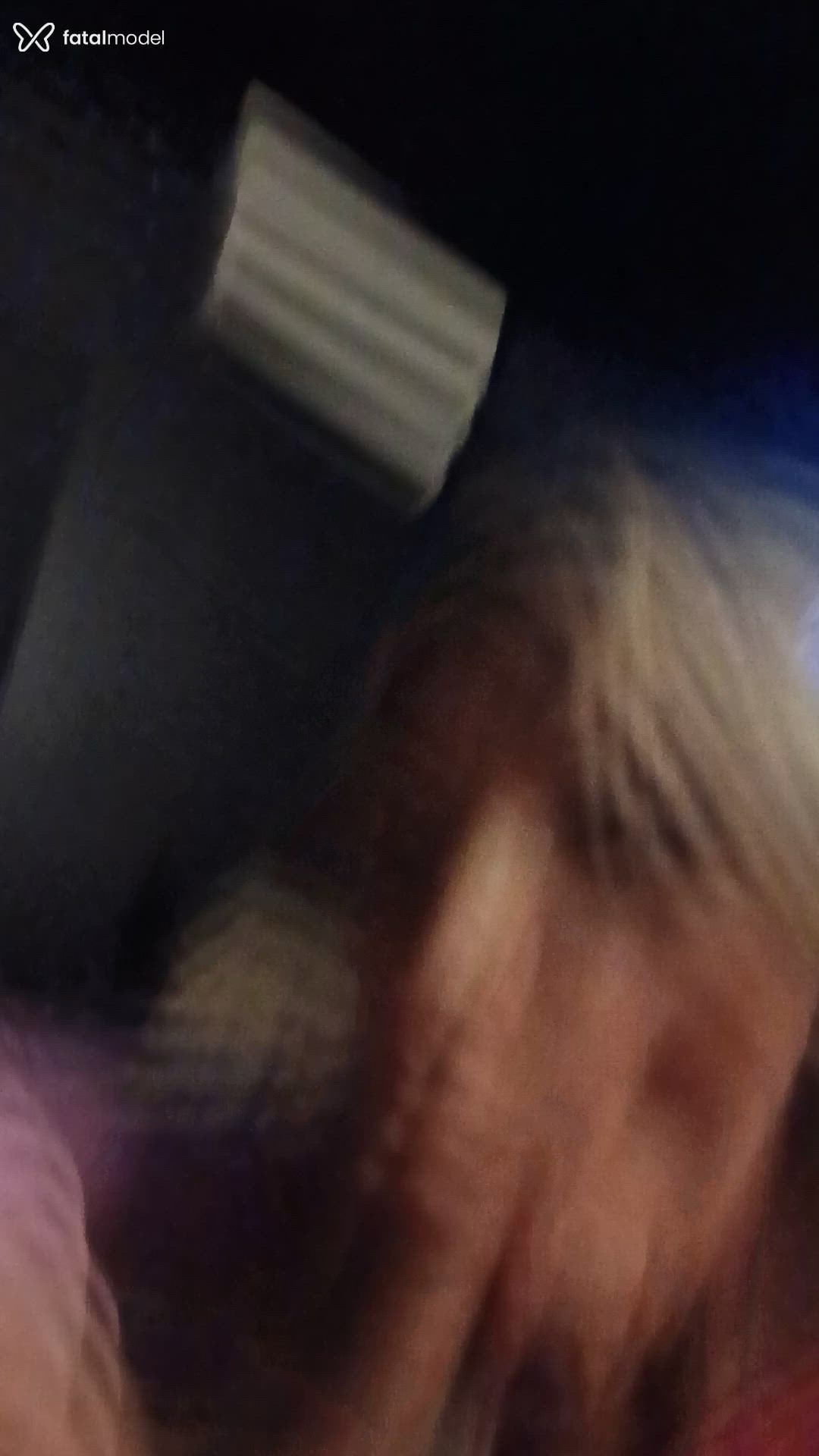 Acompanhante travesti loira (o) de olhos azuis - Thalita Zampiroli