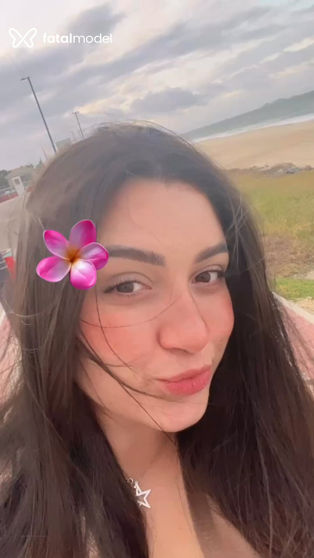 Acompanhante mulher morena (o) de olhos castanhos em Maricá Acompanhante mulher morena (o) de olhos castanhos em Maricá - Branca