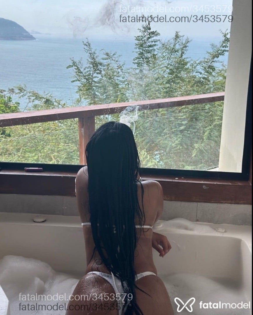 Acompanhante mulher morena (o) de olhos pretos em Porto Alegre Acompanhante mulher morena (o) de olhos pretos em Porto Alegre - Jade