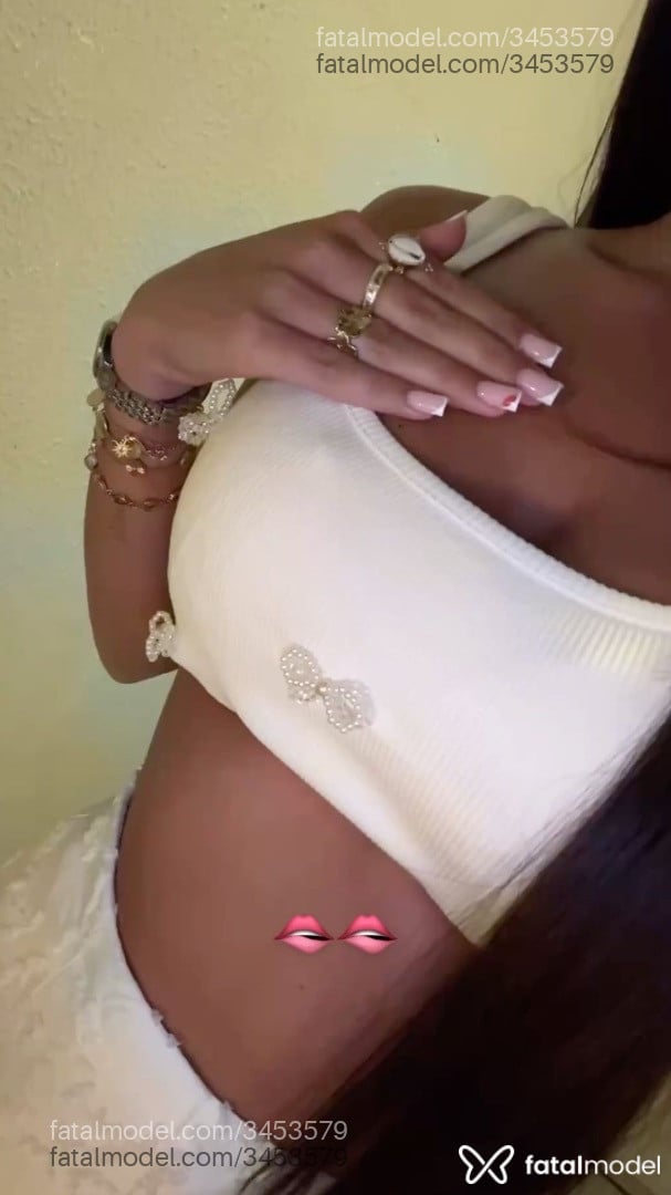 Acompanhante mulher morena (o) de olhos pretos em Porto Alegre Acompanhante mulher morena (o) de olhos pretos em Porto Alegre - Jade