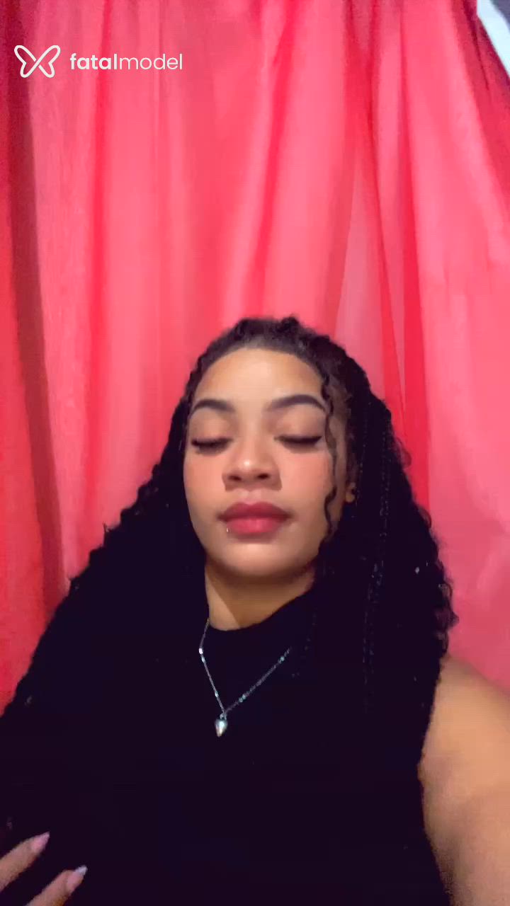 Acompanhante mulher com cabelo castanho de olhos pretos em Marataízes Acompanhante mulher com cabelo castanho de olhos pretos em Marataízes - Milena