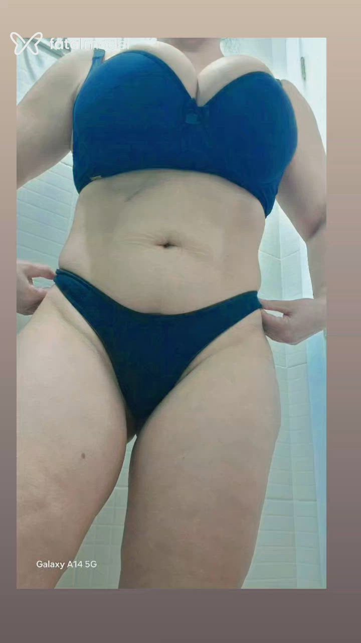 Acompanhante mulher morena (o) de olhos castanhos - Mari