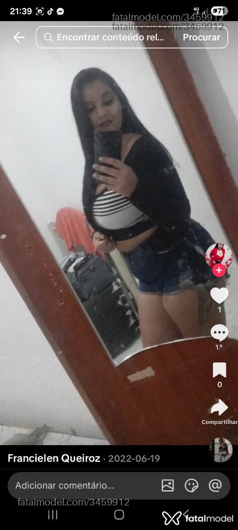 Acompanhante mulher morena (o) de olhos castanhos em Porto Alegre Acompanhante mulher morena (o) de olhos castanhos em Porto Alegre - Morena