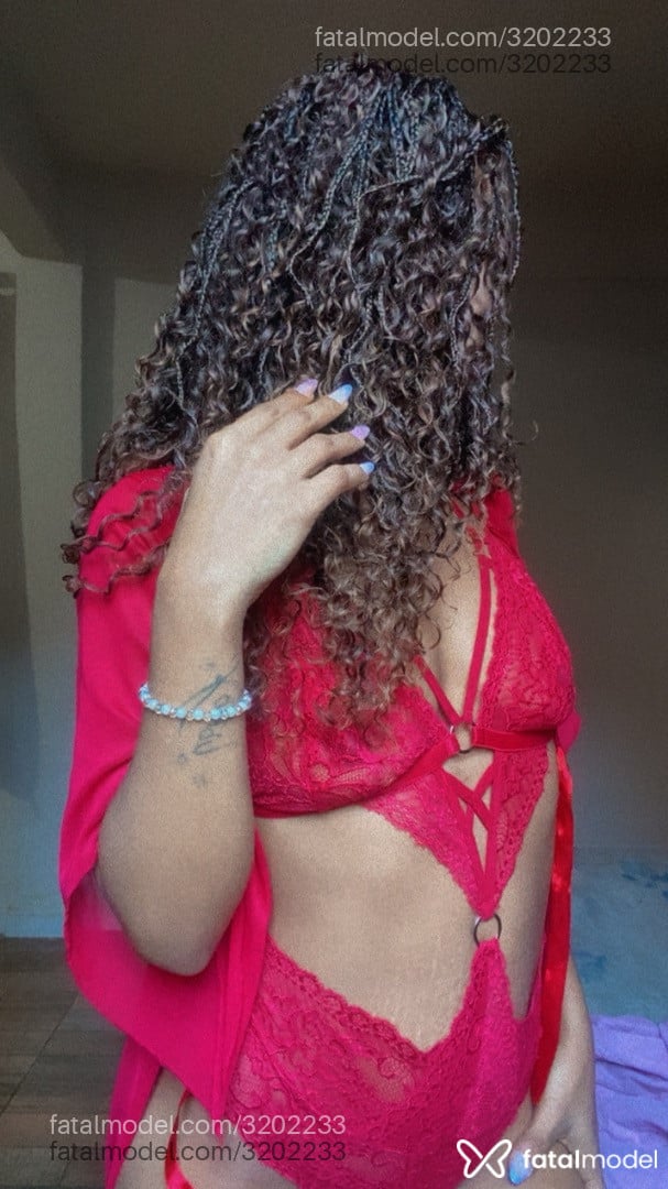 Acompanhante mulher com cabelo castanho de olhos castanhos em Serra Acompanhante mulher com cabelo castanho de olhos castanhos em Serra - Thayna