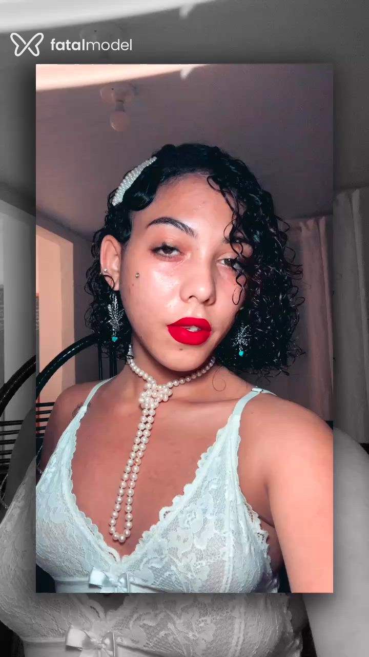 Acompanhante mulher com cabelo castanho de olhos castanhos - Ruby Luxury