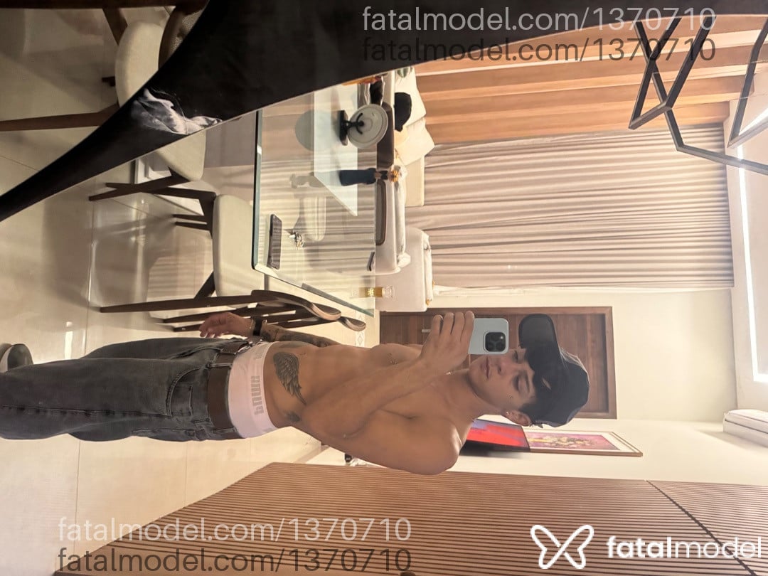 Acompanhante homem com cabelo castanho de olhos castanhos em Campo Grande - Rafael