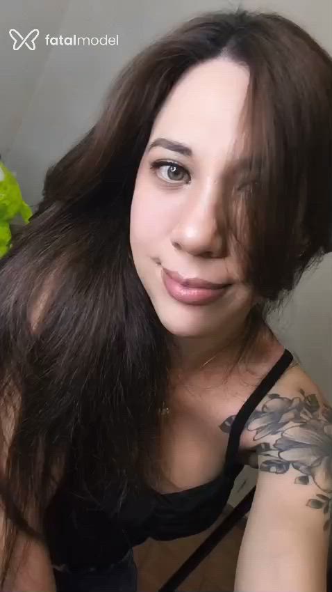 Acompanhante mulher trans com cabelo castanho de olhos verdes - Fernanda Vidal Acompanhante mulher trans com cabelo castanho de olhos verdes - Fernanda Vidal