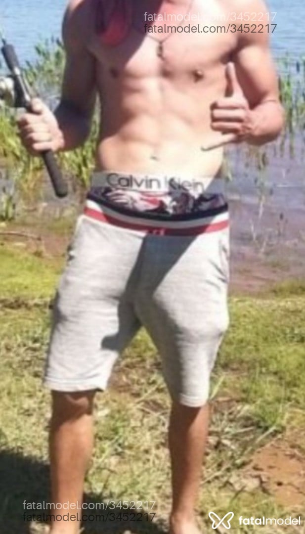 Acompanhante homem com cabelo castanho de olhos castanhos em Três Lagoas - Negodrama