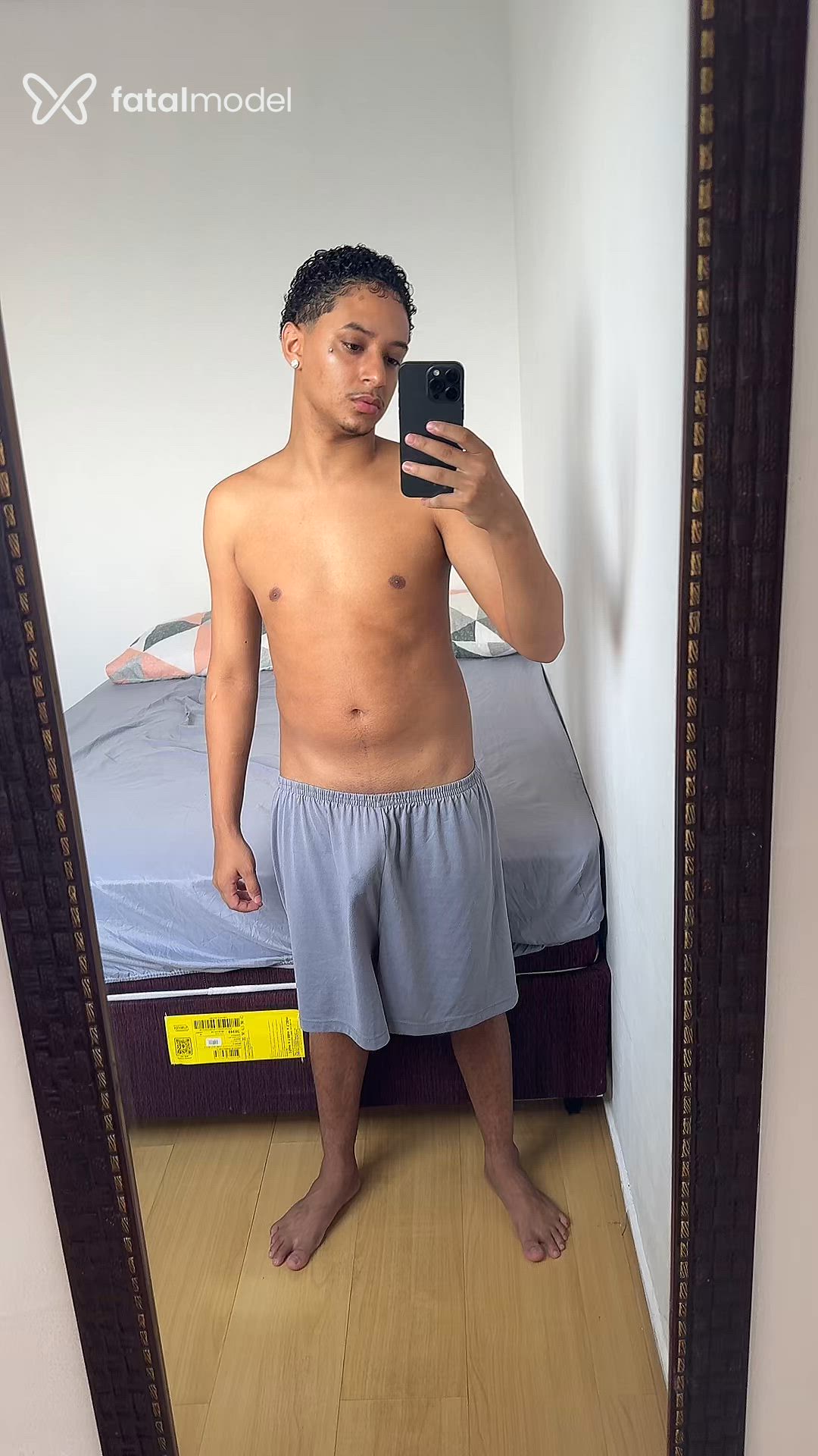 Acompanhante homem morena (o) de olhos pretos - Peu Acompanhante homem morena (o) de olhos pretos - Peu