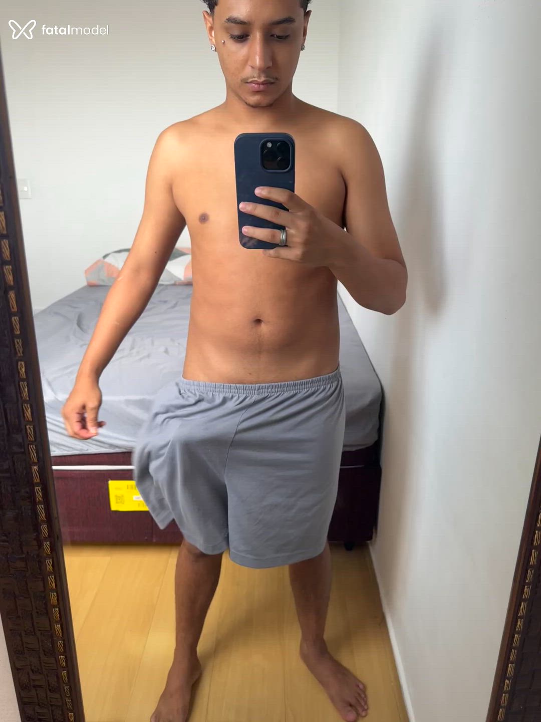 Acompanhante homem morena (o) de olhos pretos - Peu Acompanhante homem morena (o) de olhos pretos - Peu