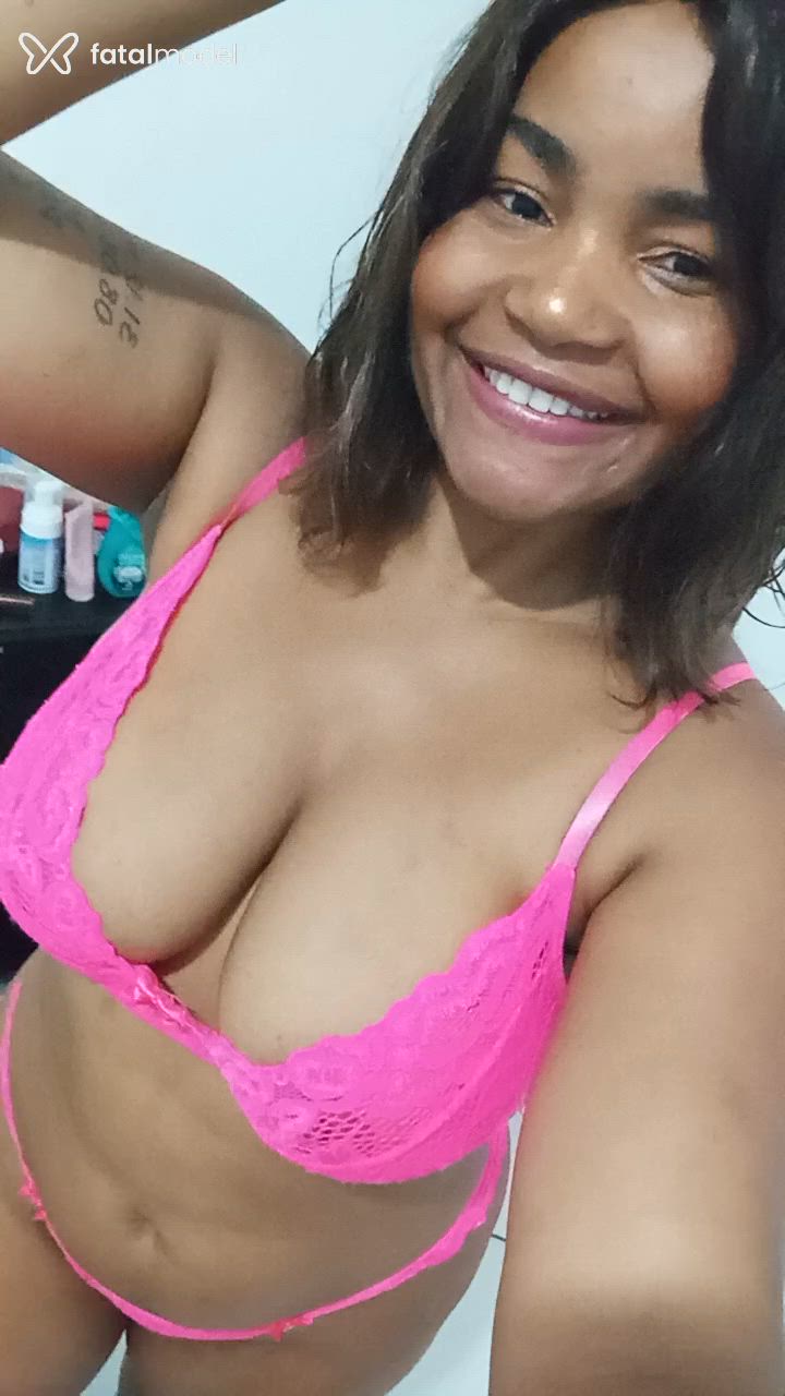 Acompanhante mulher com cabelo castanho de olhos castanhos em Porto Seguro Acompanhante mulher com cabelo castanho de olhos castanhos em Porto Seguro - Bebel Tropical
