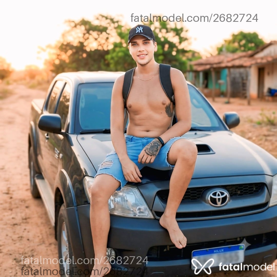 Acompanhante homem morena (o) de olhos azuis - Caio Acompanhante homem morena (o) de olhos azuis - Caio