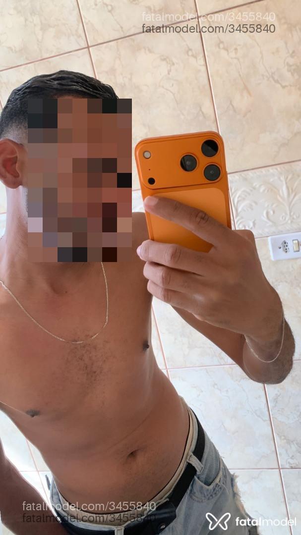 Acompanhante homem com cabelo castanho de olhos castanhos em São Paulo - Layon Berquin