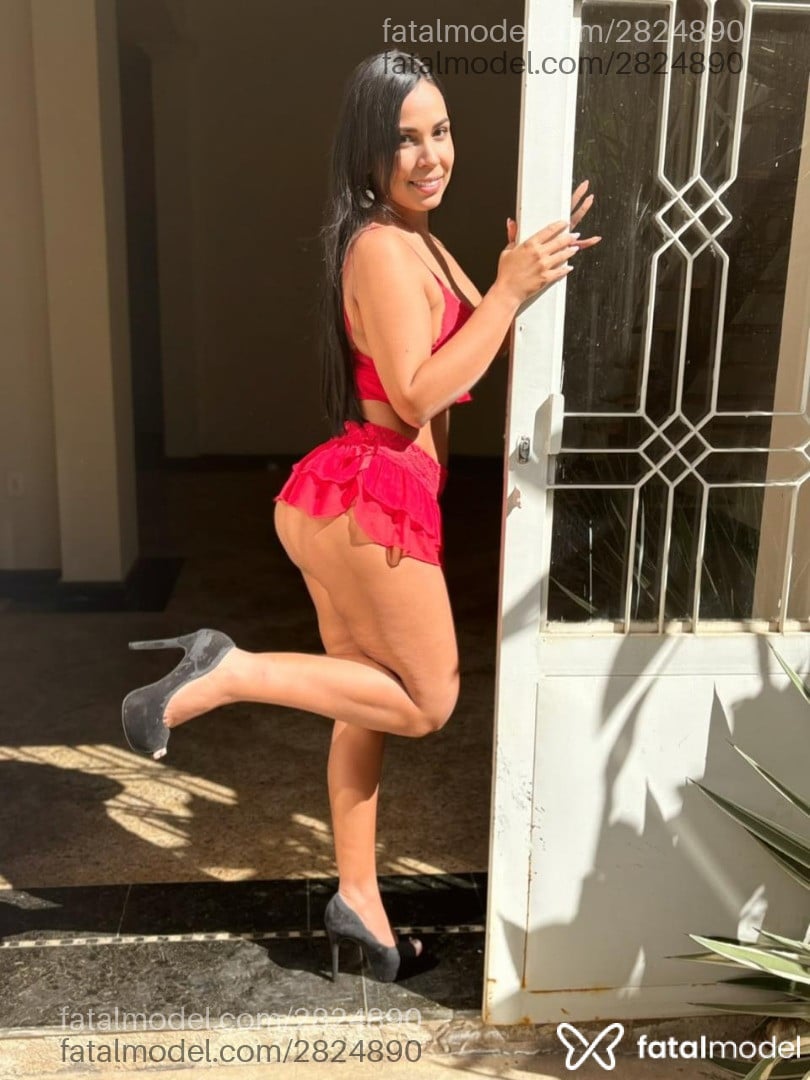 Acompanhante mulher morena (o) de olhos castanhos em Divinópolis - Larissa