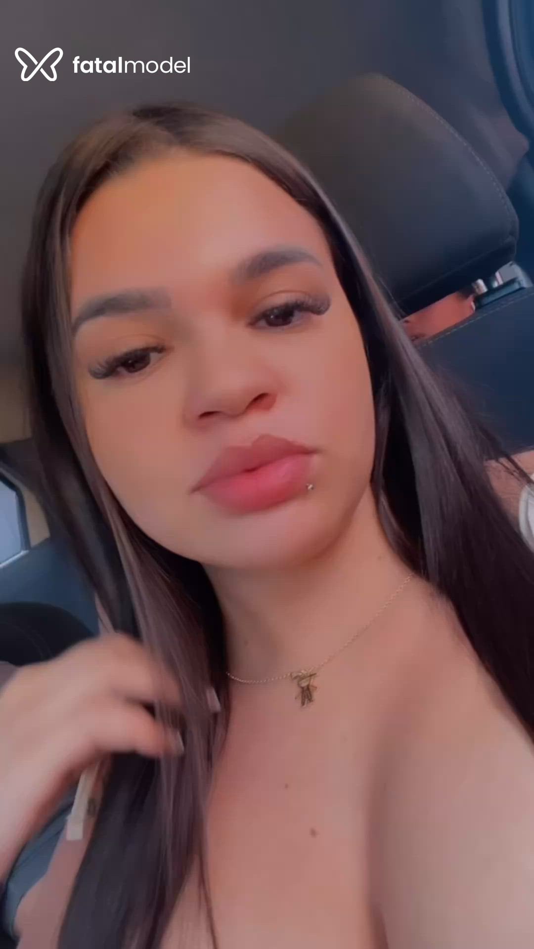 Acompanhante mulher morena (o) de olhos pretos - Larissa Acompanhante mulher morena (o) de olhos pretos - Larissa