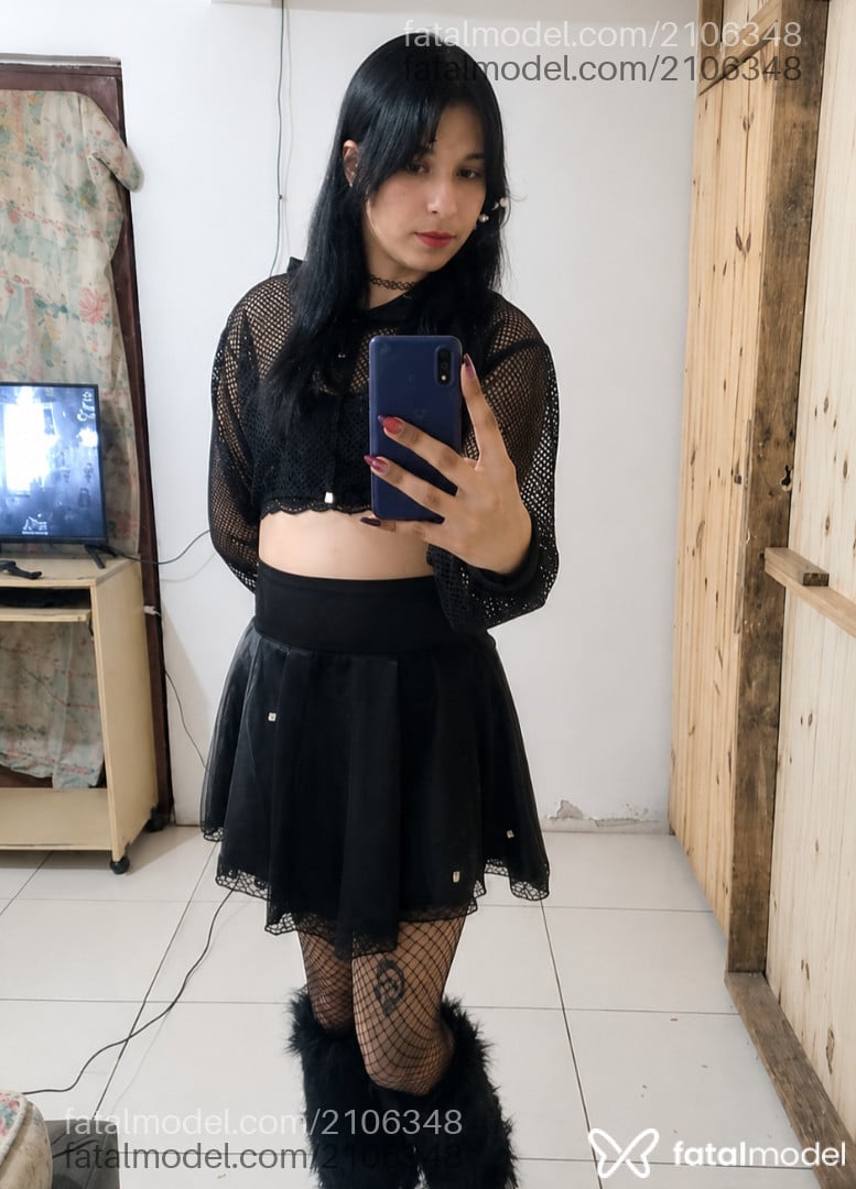 Acompanhante mulher trans com cabelo colorido de olhos castanhos em Porto Alegre - Mina