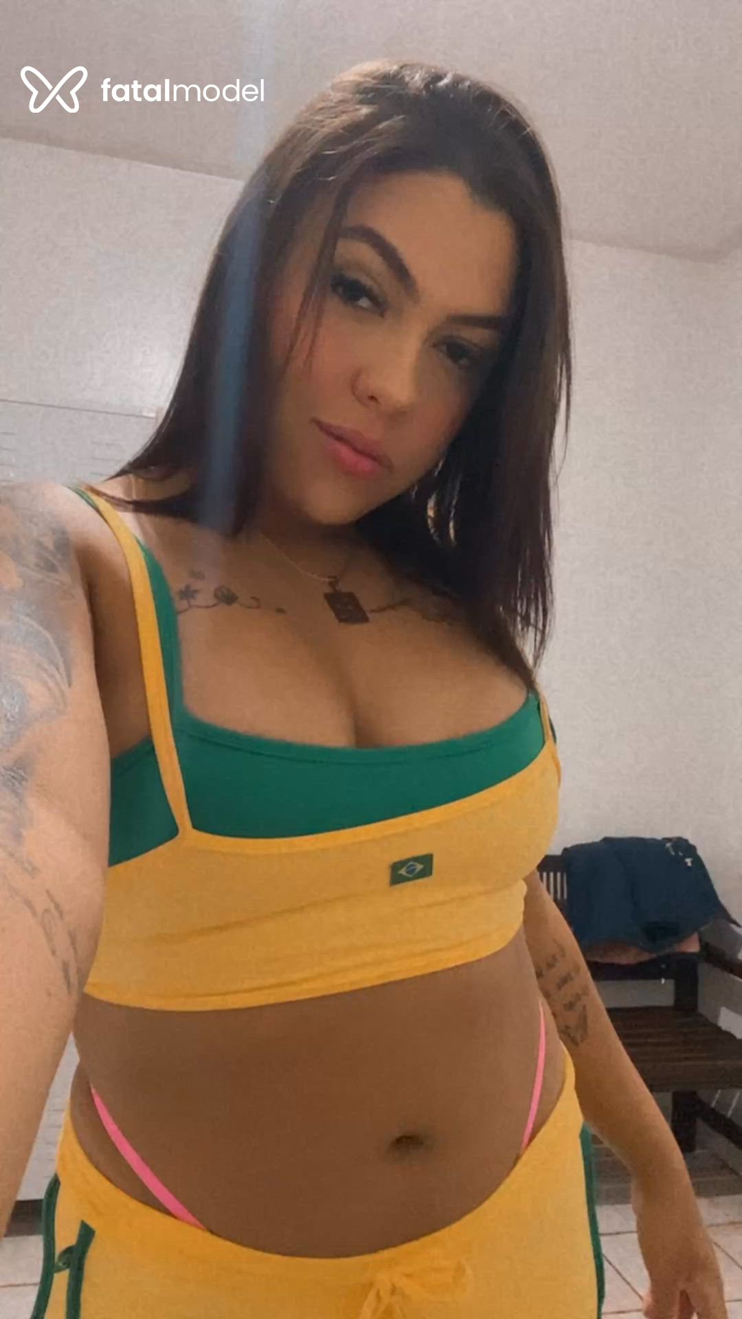 Acompanhante mulher morena (o) de olhos castanhos - Raissa