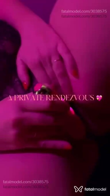 Acompanhante mulher loira (o) de olhos mel em Virtual - Bruna Silva