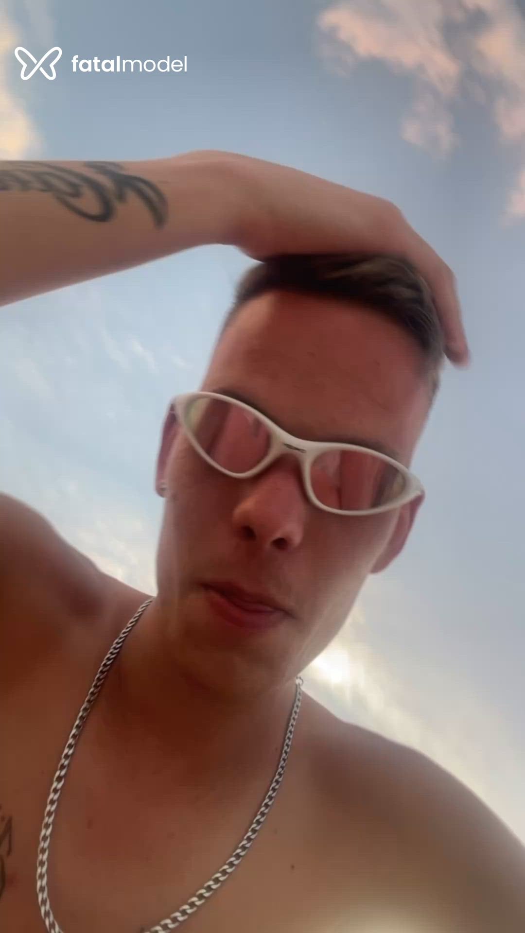 Acompanhante homem com cabelo castanho de olhos mel em Piracicaba Acompanhante homem com cabelo castanho de olhos mel em Piracicaba - Vitor Andrade