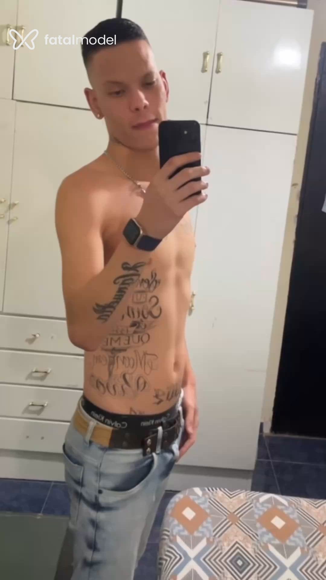 Acompanhante homem com cabelo castanho de olhos mel em Piracicaba Acompanhante homem com cabelo castanho de olhos mel em Piracicaba - Vitor Andrade
