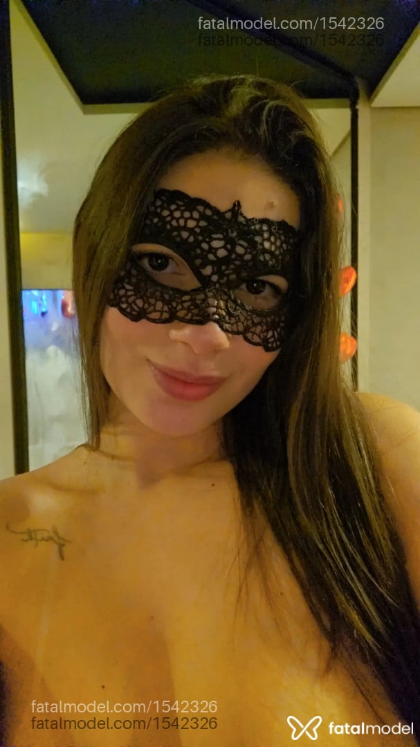Acompanhante mulher com cabelo castanho de olhos pretos - Angel Escobar Acompanhante mulher com cabelo castanho de olhos pretos - Angel Escobar
