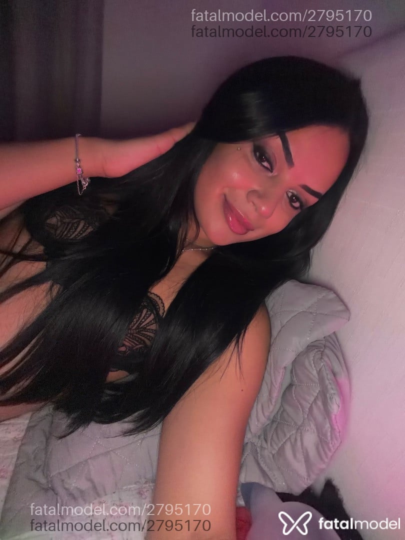Acompanhante mulher trans morena (o) de olhos castanhos - Rafaella Louise