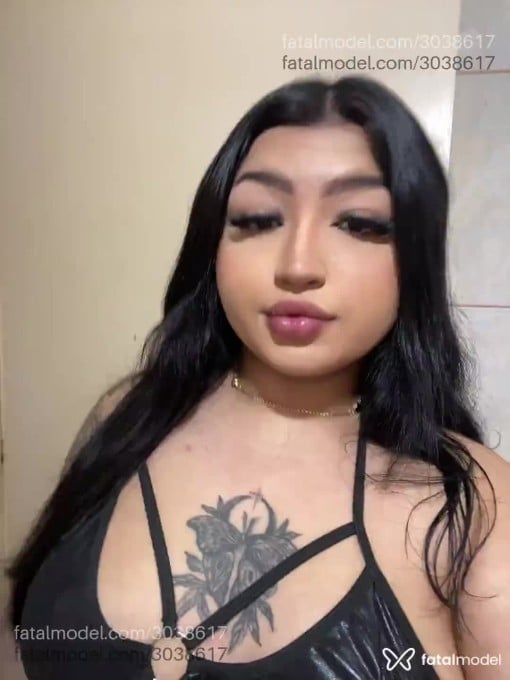 Acompanhante mulher morena (o) de olhos pretos - Millenna Chiovitti Acompanhante mulher morena (o) de olhos pretos - Millenna Chiovitti