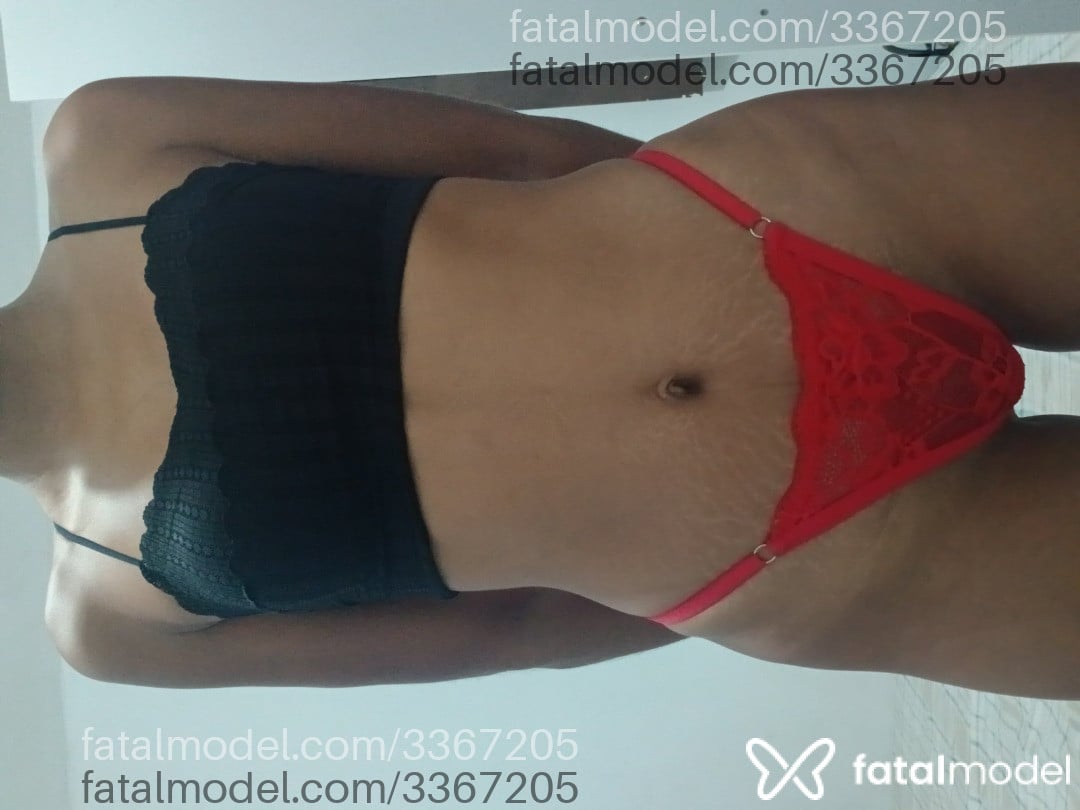 Acompanhante mulher morena (o) de olhos pretos - Layla