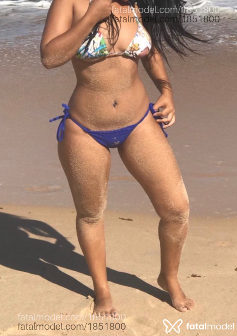 Acompanhante mulher com cabelo castanho de olhos verdes - Isa