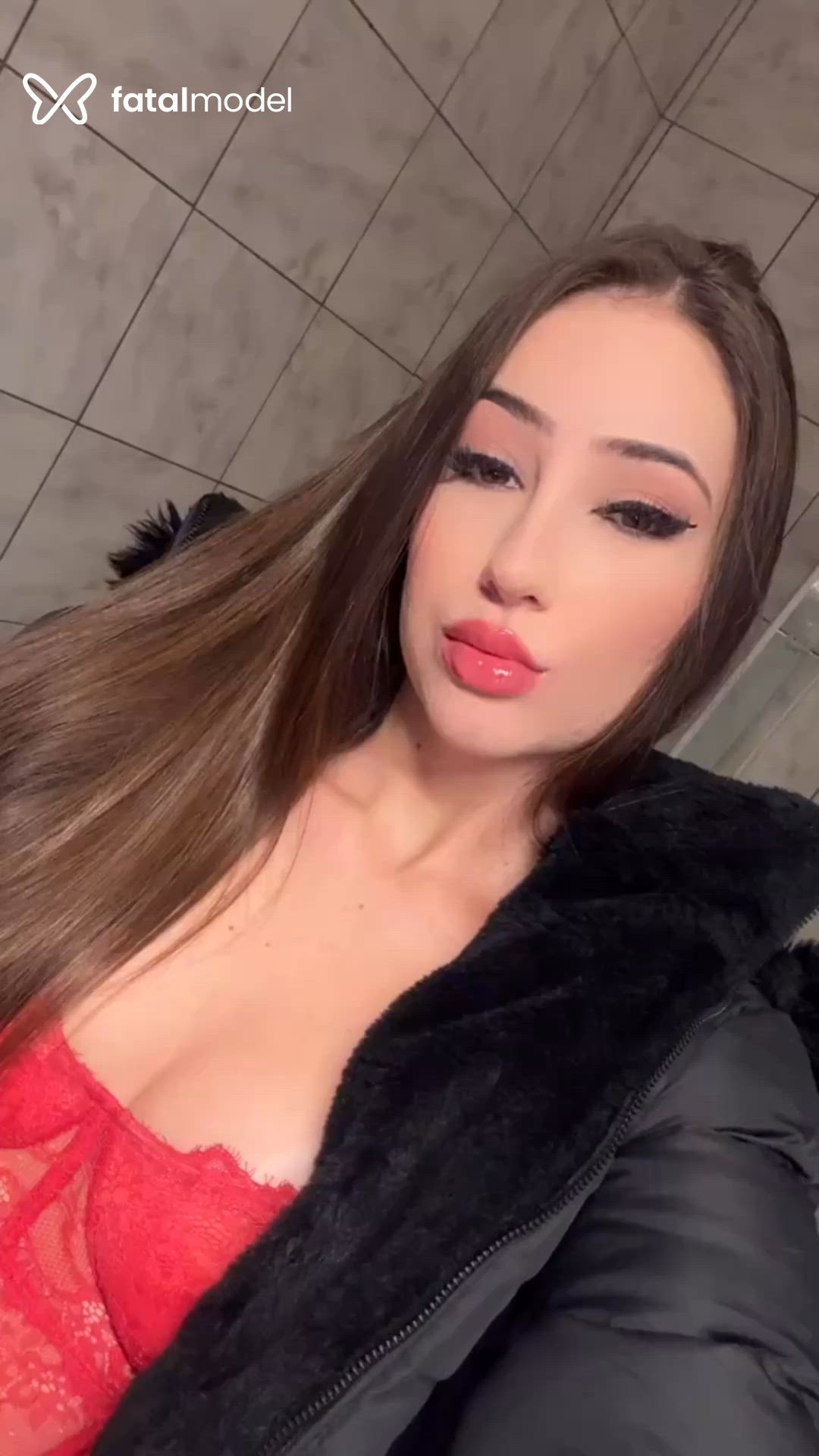 Acompanhante mulher com cabelo castanho de olhos mel em Rio de Janeiro Acompanhante mulher com cabelo castanho de olhos mel em Rio de Janeiro - Maju