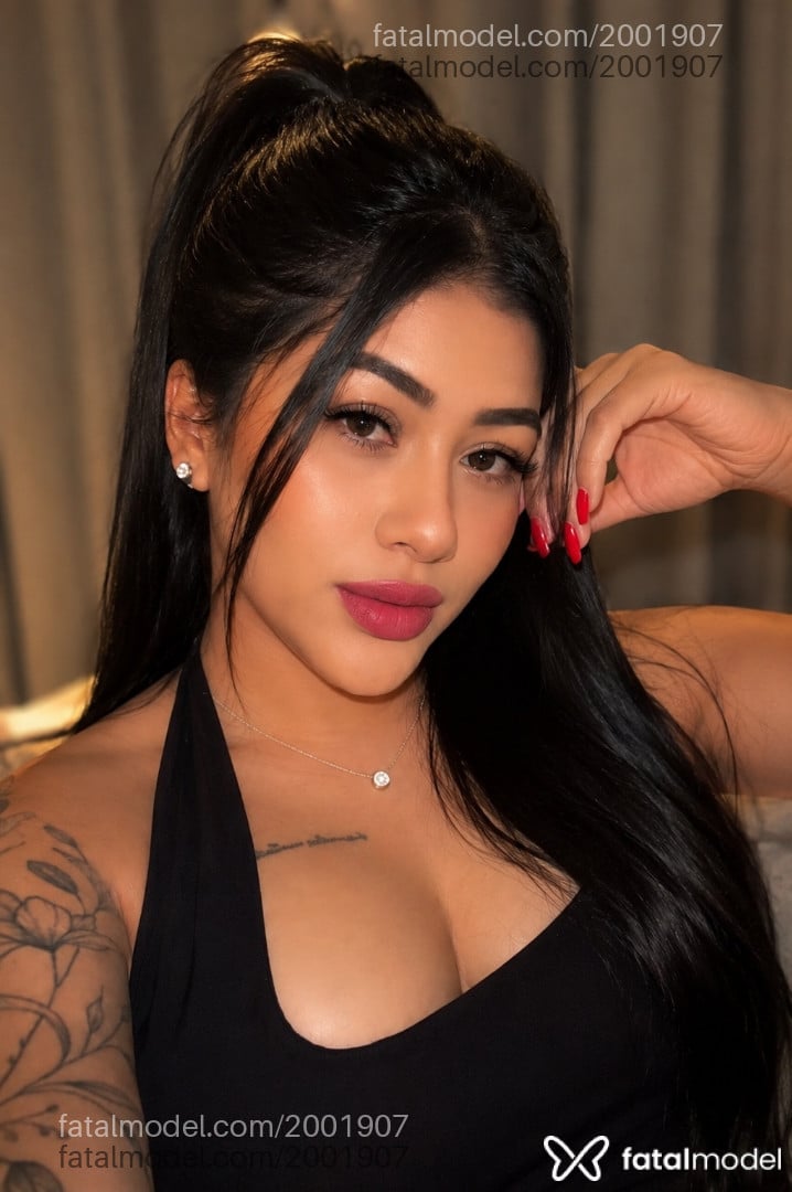 Acompanhante mulher morena (o) de olhos pretos - Bella Acompanhante mulher morena (o) de olhos pretos - Bella