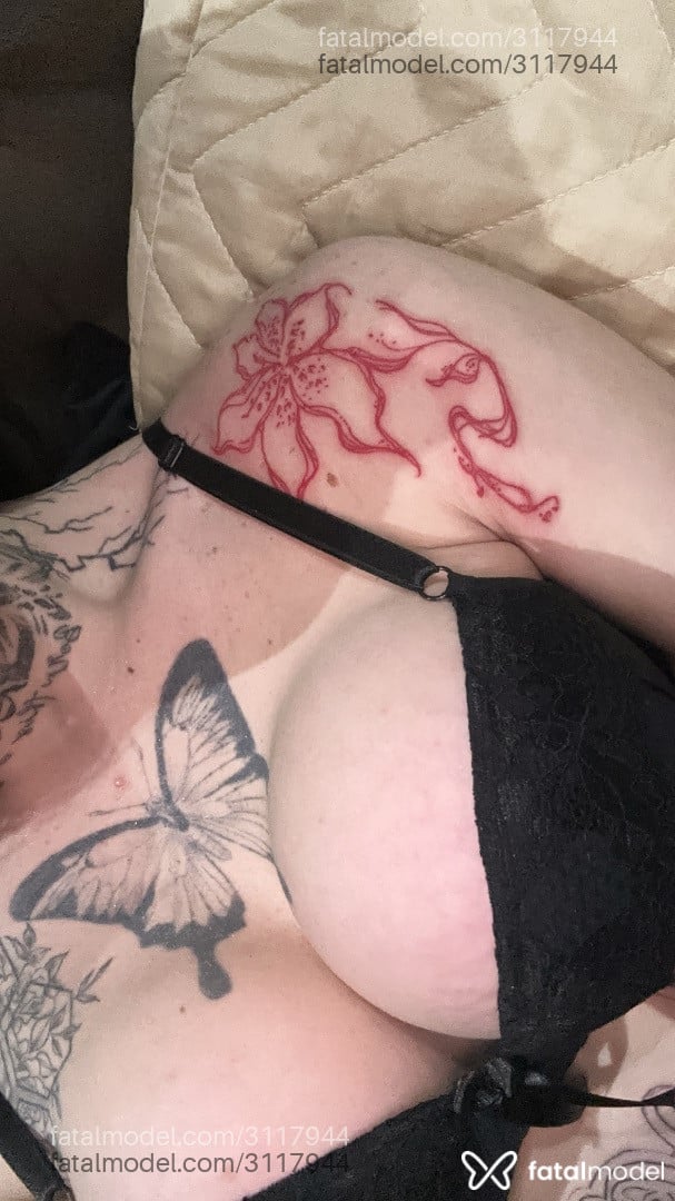 Acompanhante mulher trans com cabelo castanho de olhos mel em São Paulo - Stella Raven