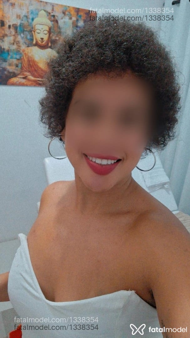 Acompanhante mulher com cabelo castanho de olhos pretos em Natal - Thalita Dias