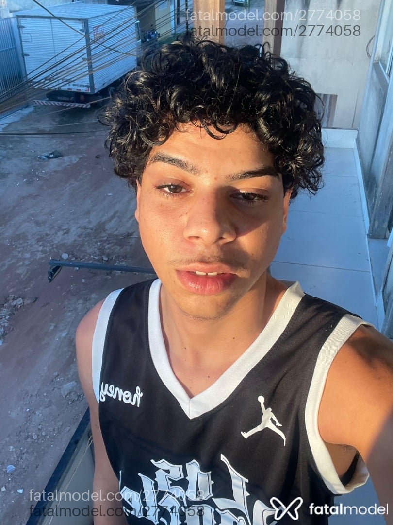 Acompanhante homem morena (o) de olhos castanhos - Migezinho Acompanhante homem morena (o) de olhos castanhos - Migezinho