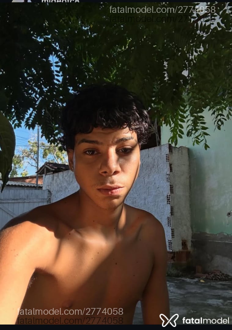 Acompanhante homem morena (o) de olhos castanhos - Migezinho Acompanhante homem morena (o) de olhos castanhos - Migezinho