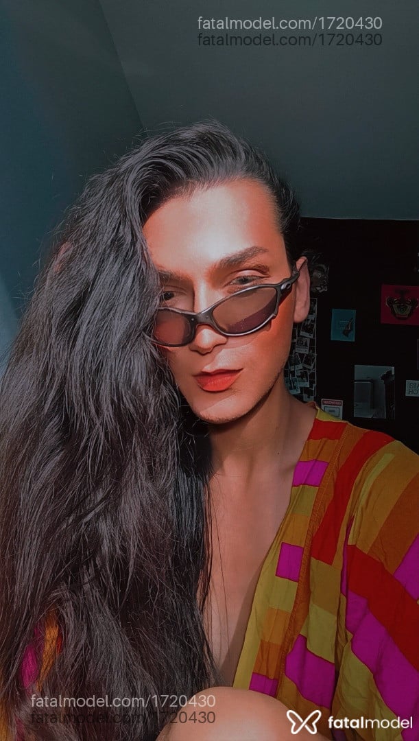 Acompanhante mulher trans morena (o) de olhos castanhos em São Gonçalo - Lua