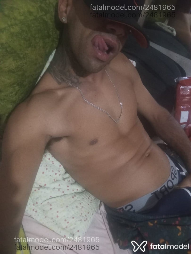Acompanhante homem com cabelo castanho de olhos castanhos em Tramandaí Acompanhante homem com cabelo castanho de olhos castanhos em Tramandaí - Dioni