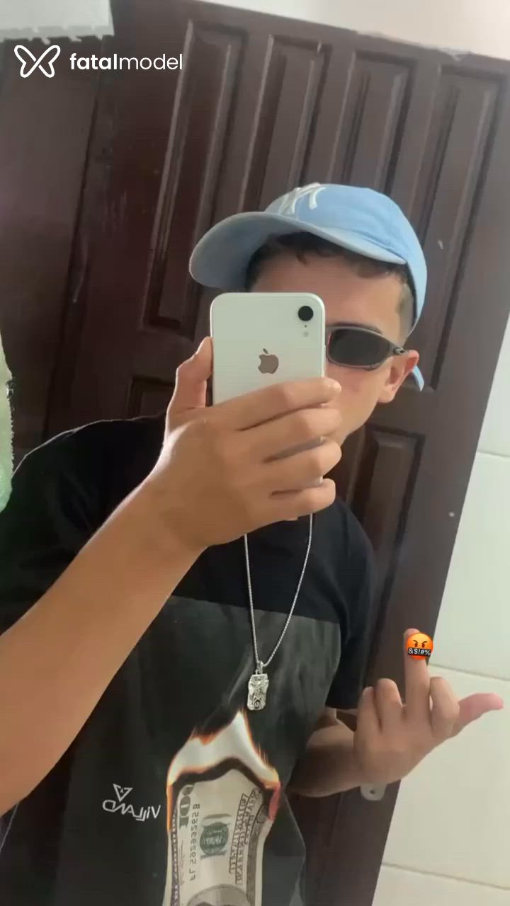 Acompanhante homem com cabelo castanho de olhos castanhos em Florianópolis Acompanhante homem com cabelo castanho de olhos castanhos em Florianópolis - Gabriel