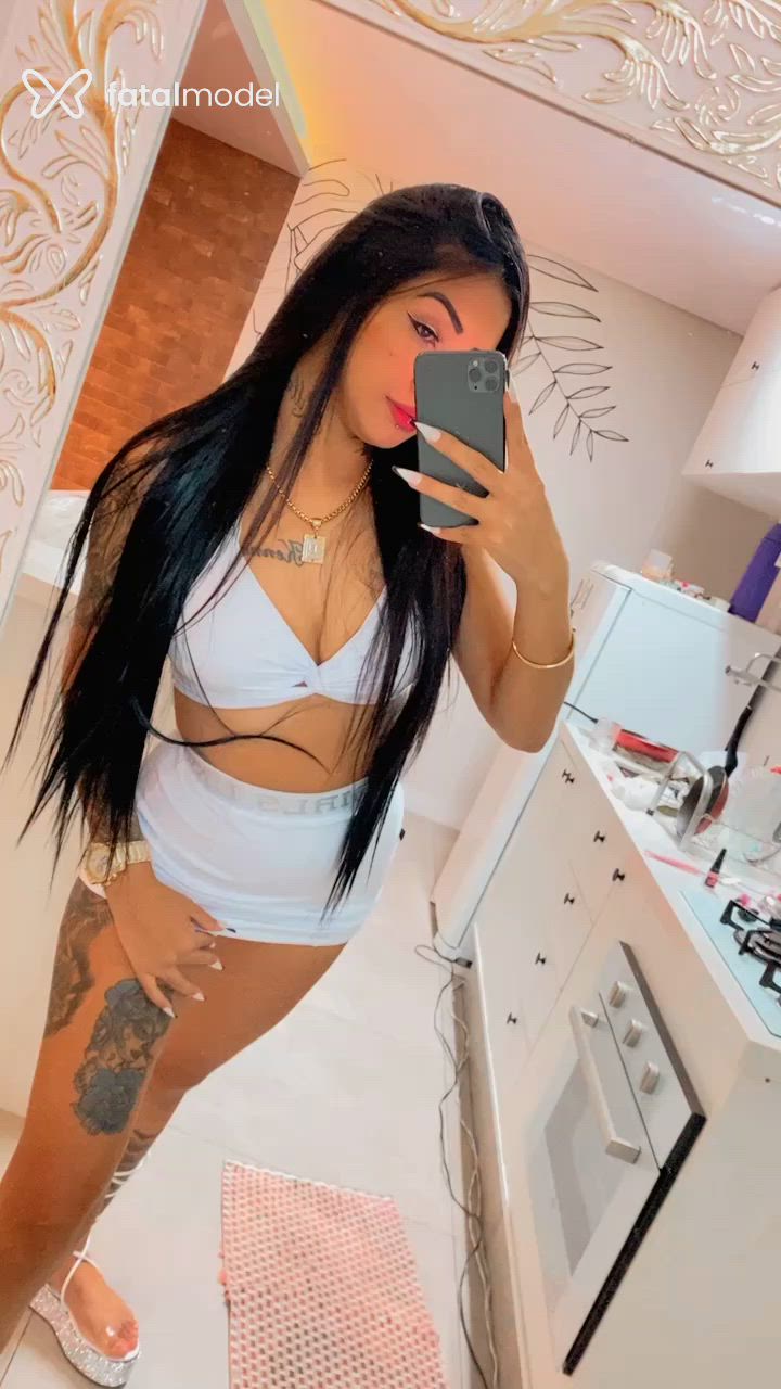 Acompanhante mulher morena (o) de olhos castanhos em Poá Acompanhante mulher morena (o) de olhos castanhos em Poá - Lara