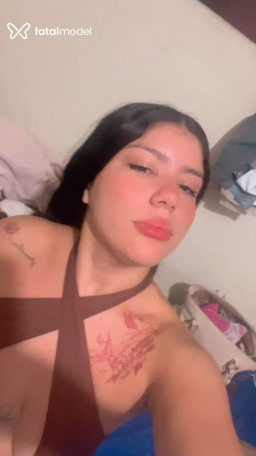 Acompanhante mulher com cabelo castanho de olhos castanhos - Vivían Acompanhante mulher com cabelo castanho de olhos castanhos - Vivían
