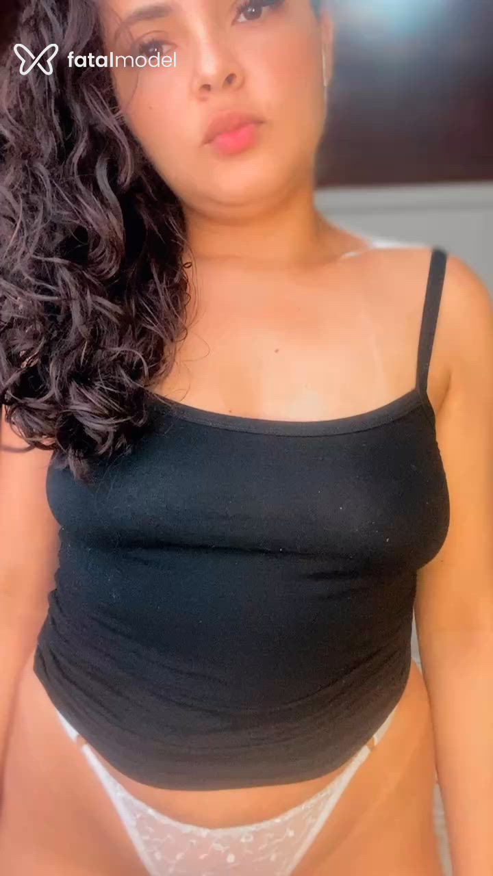 Acompanhante mulher com cabelo castanho de olhos castanhos em Maringá Acompanhante mulher com cabelo castanho de olhos castanhos em Maringá - Ayla Romani