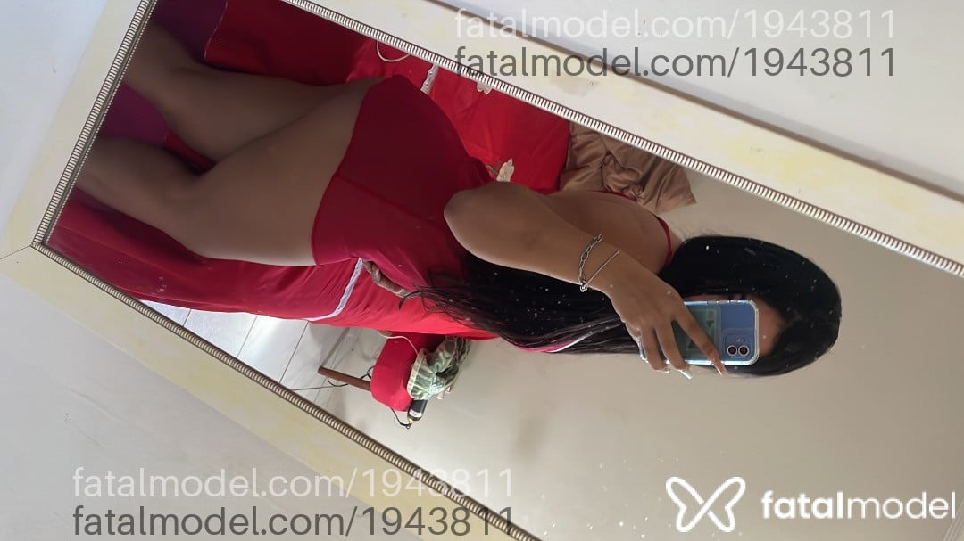 Acompanhante mulher com cabelo castanho de olhos verdes em Caruaru - Flor