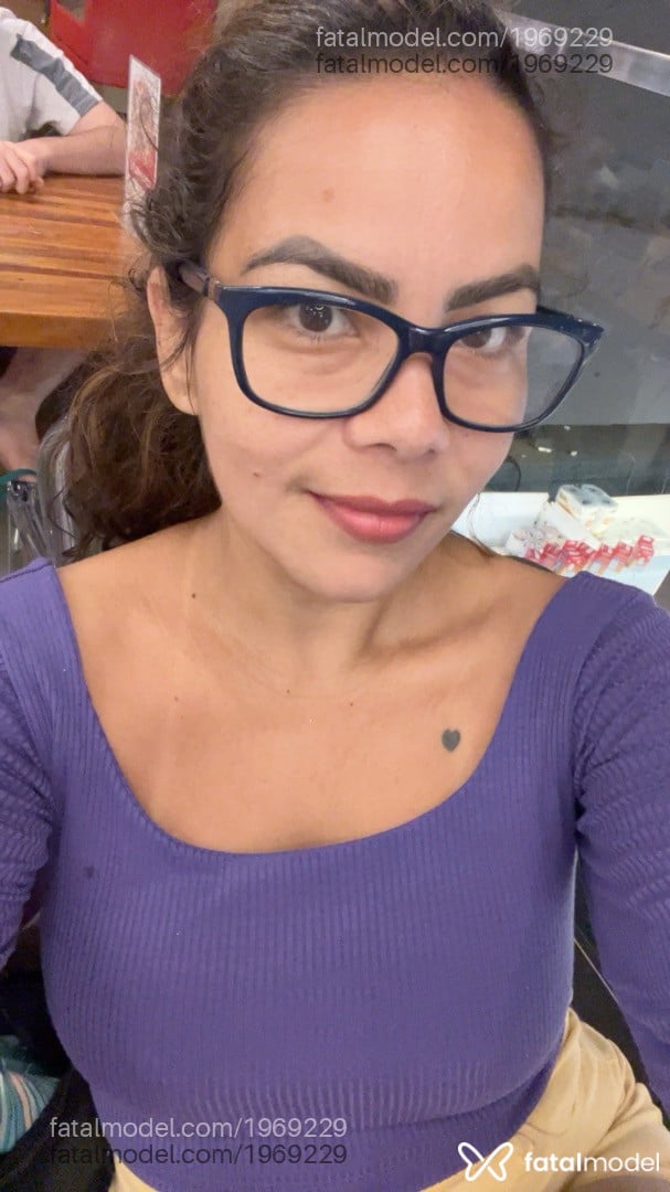 Acompanhante mulher com cabelo castanho de olhos castanhos em Nova Iguaçu - Alice Ferri