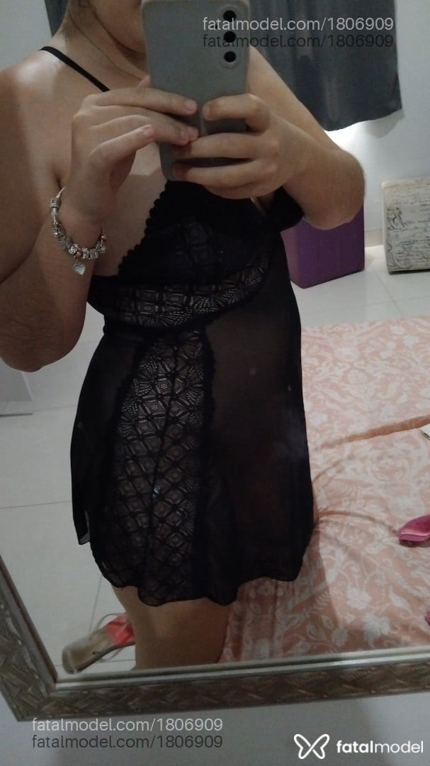Acompanhante mulher morena (o) de olhos castanhos - Alice Monroe