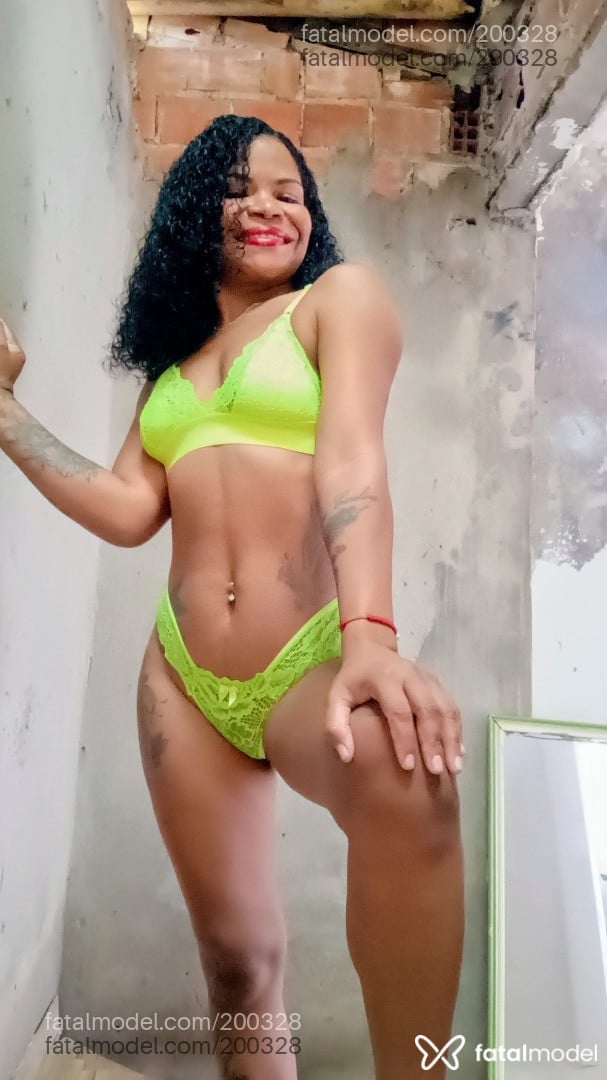 Acompanhante mulher morena (o) de olhos pretos - Anaapertadinha Acompanhante mulher morena (o) de olhos pretos - Anaapertadinha