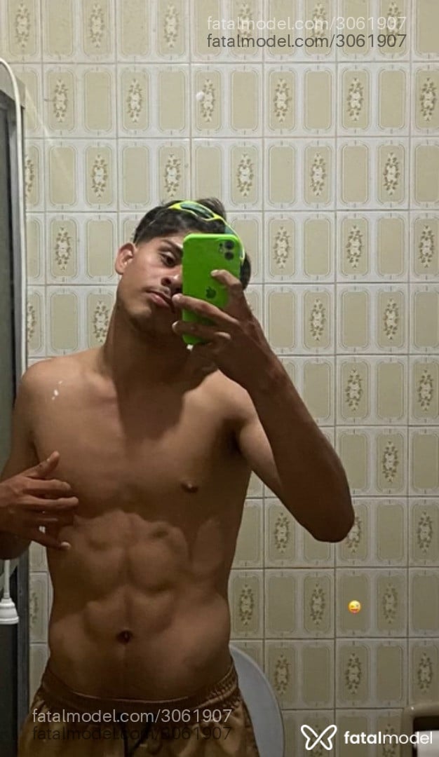 Acompanhante homem com cabelo castanho de olhos castanhos em Rio Brilhante Acompanhante homem com cabelo castanho de olhos castanhos em Rio Brilhante - Mjmaurício