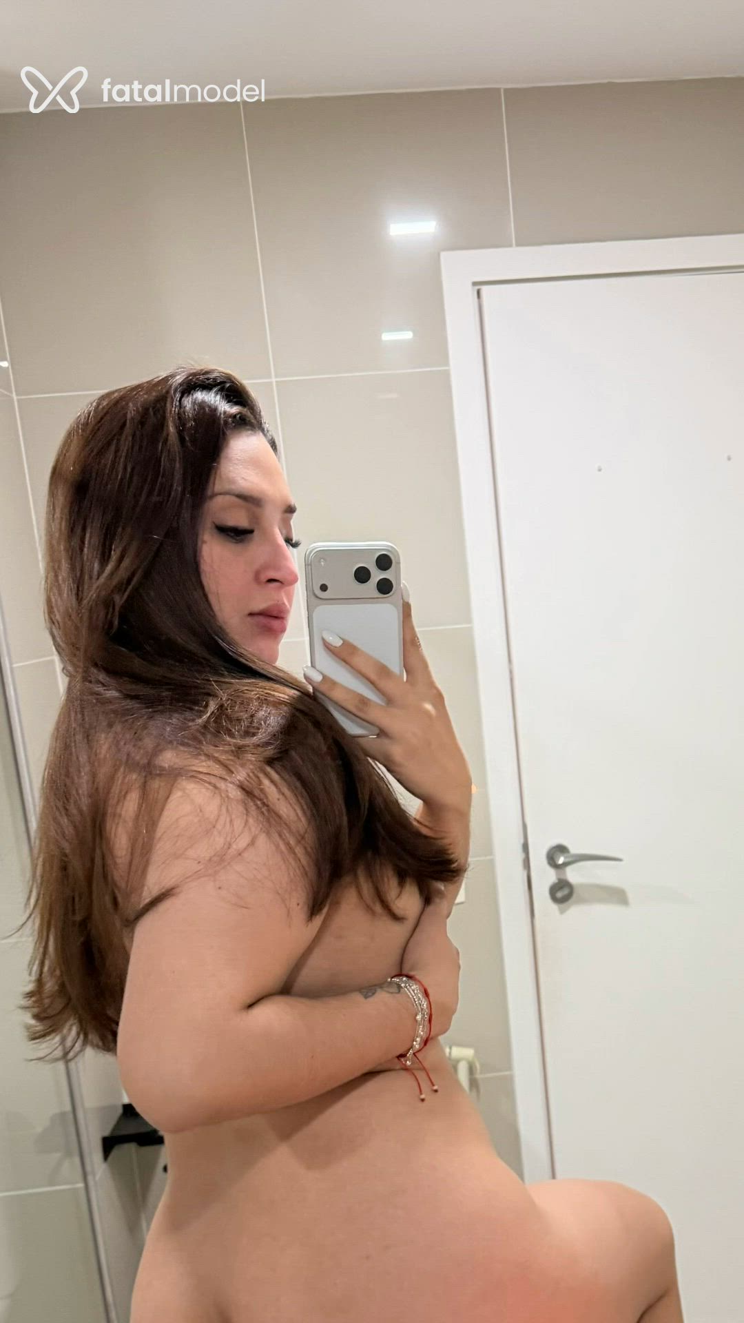 Acompanhante mulher trans com cabelo castanho de olhos castanhos em Araraquara Acompanhante mulher trans com cabelo castanho de olhos castanhos em Araraquara - Ghiovana