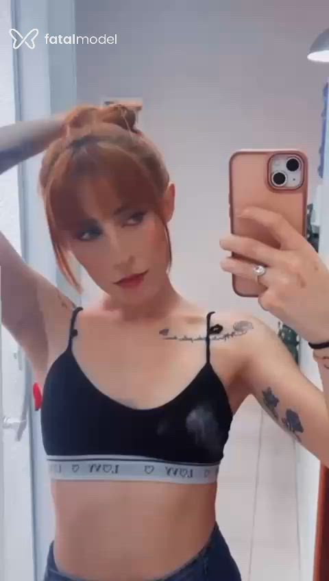 Acompanhante mulher ruiva (o) de olhos mel - Luuaa Acompanhante mulher ruiva (o) de olhos mel - Luuaa